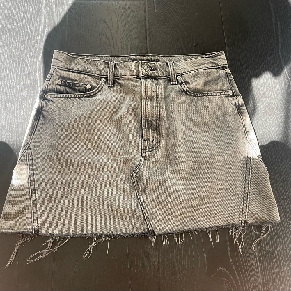 Snacks by Mother Denim grey mini skirt, size 29